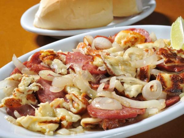 Calabresa Majestade com Queijo e Cebola